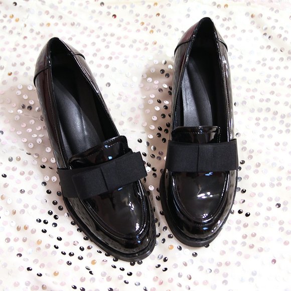 Black Patent Leather Bow Loafers - US 6 - Handcrafted - Picture 2 of 6